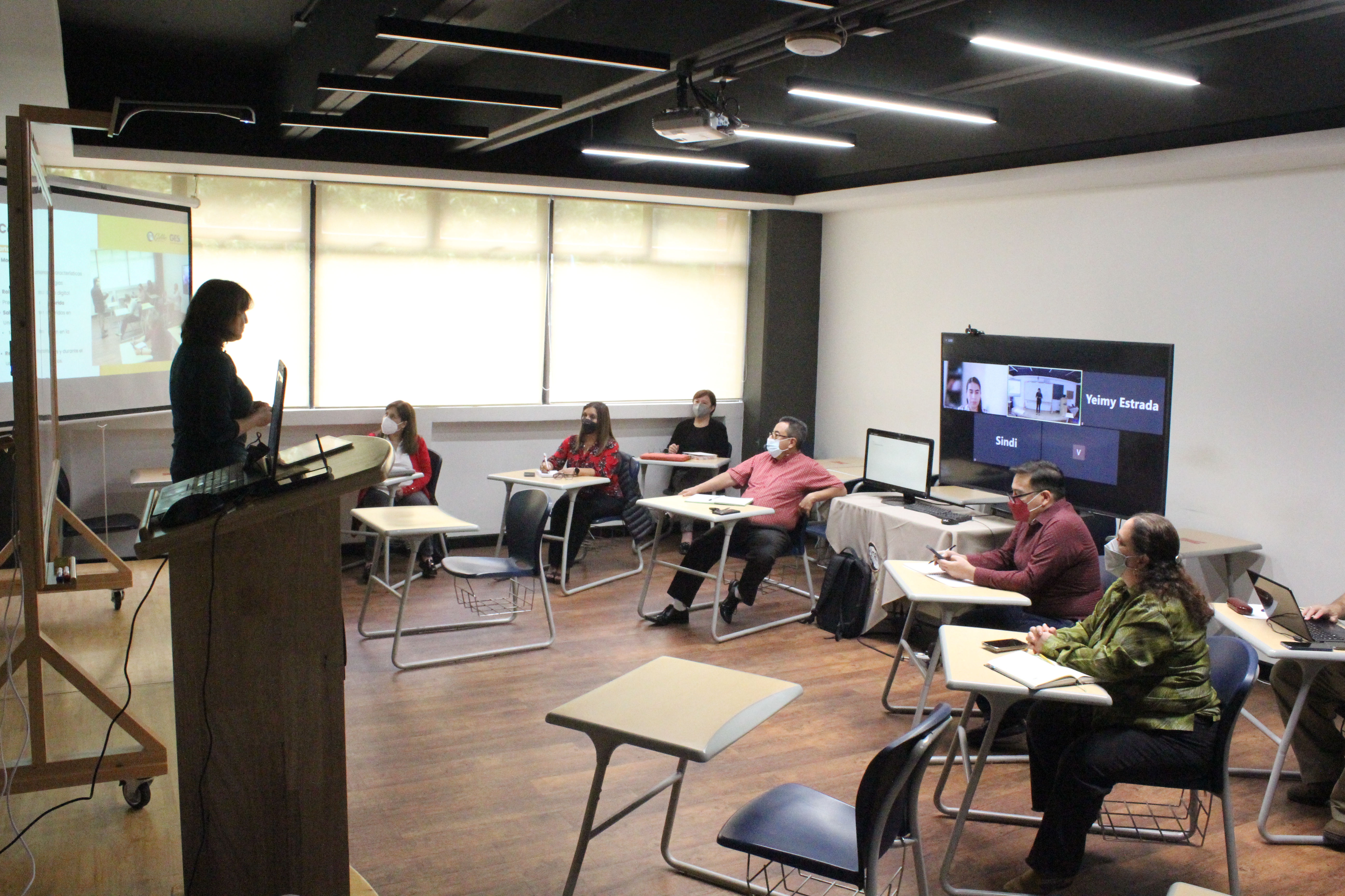 Taller «Clases híbridas y el nuevo rol del docente en la era digital» Universidad Galileo.